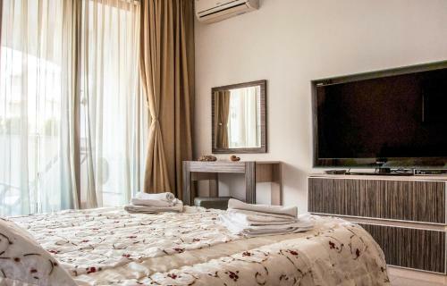Casa Real Apartments