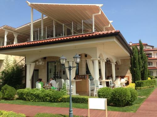 Casa Real Apartments
