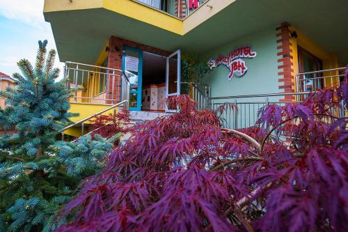 Jbh Hotel