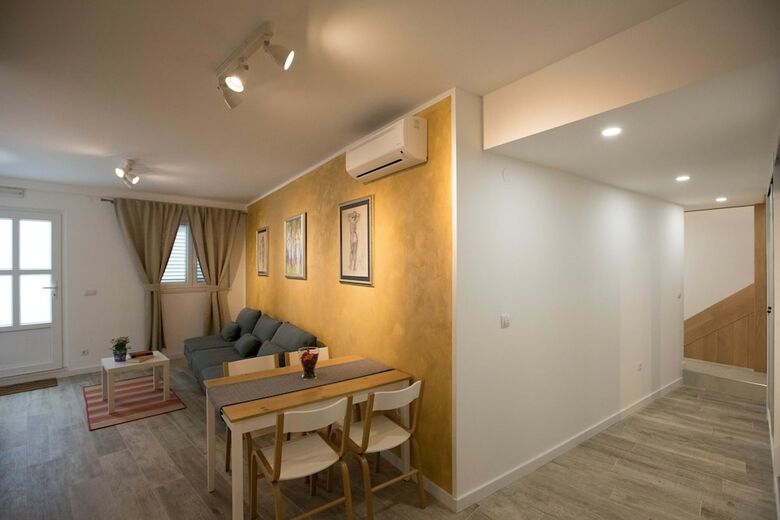 Apartment Dam