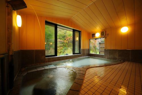 Semi Onsen Yamabuki No Hana