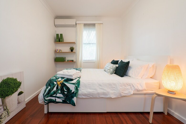 Homely 2 Bedroom Place In Denistone