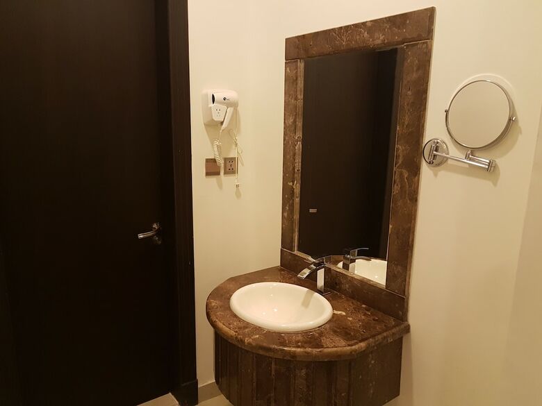 Laperla Hotel