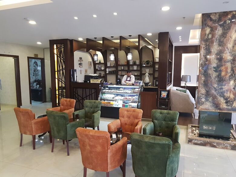 Laperla Hotel
