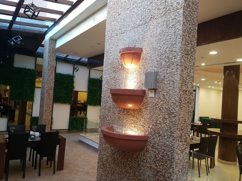Laperla Hotel