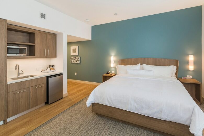 Hotel Element Denver International Airport
