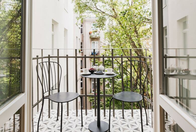 Oomph Warsaw Central Elegant Apartment