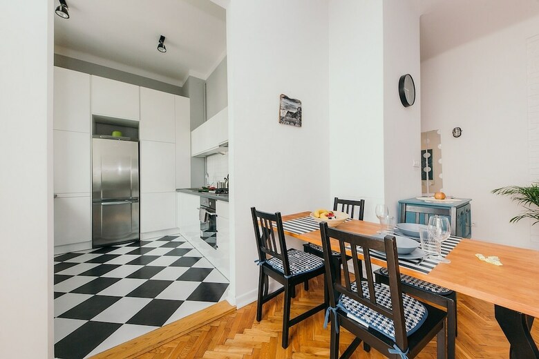 Oomph Warsaw Central Elegant Apartment