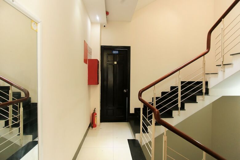Oyo 1072 Dragon Hotel