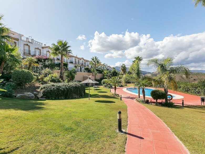 Modern Villa In Alhaur�n El Grande With Swimming Pool