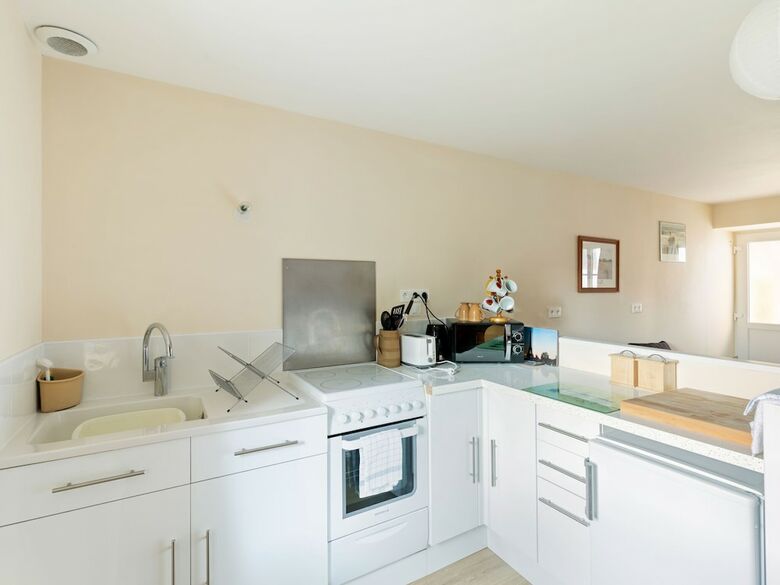 Cozy Apartment In Maisy Near Sea