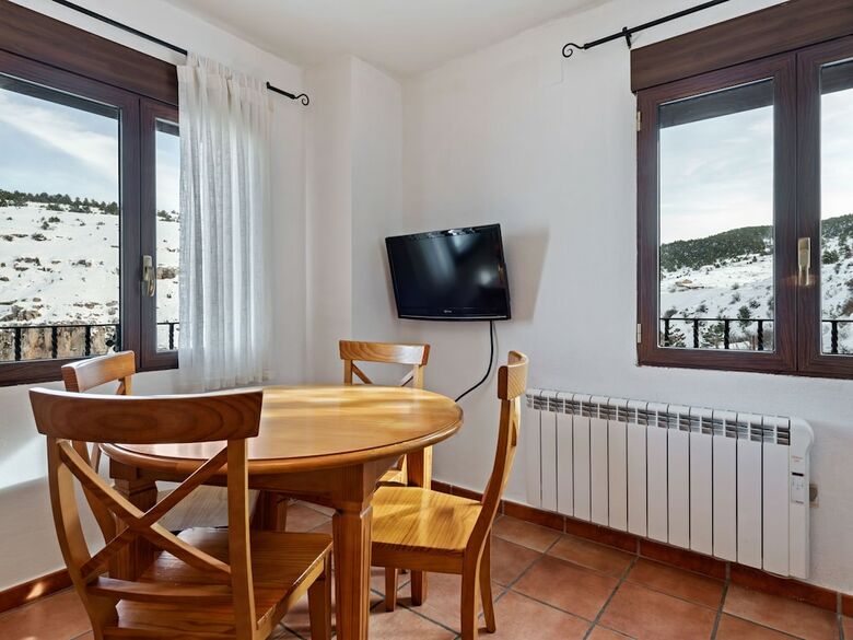 Plush Apartment In Gudar With Heating