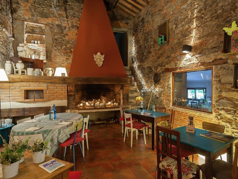 Exquisite Holiday Home In Pistoia With Swimming Pool