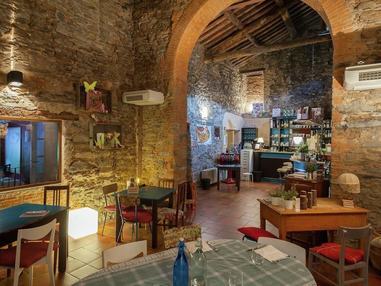 Exquisite Holiday Home In Pistoia With Swimming Pool