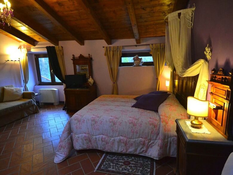 Exquisite Holiday Home In Pistoia With Swimming Pool