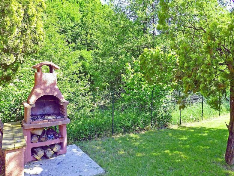 Exquisite Holiday Home In Pistoia With Swimming Pool