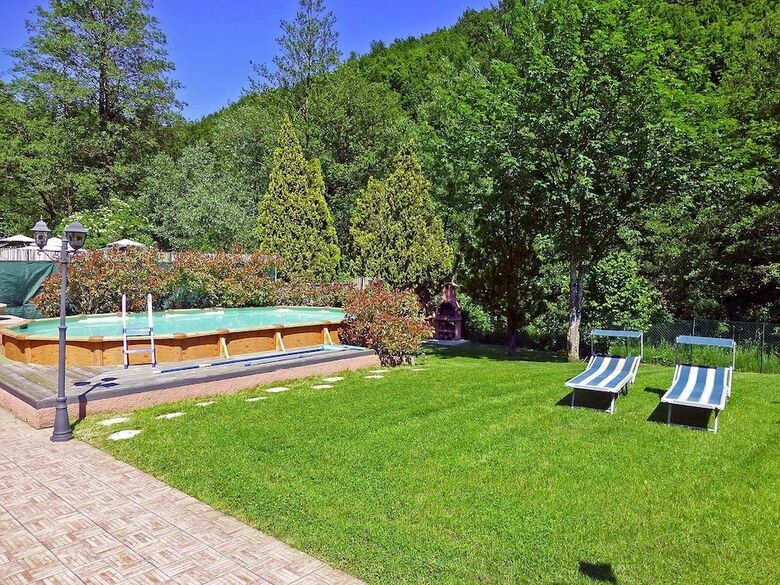Exquisite Holiday Home In Pistoia With Swimming Pool