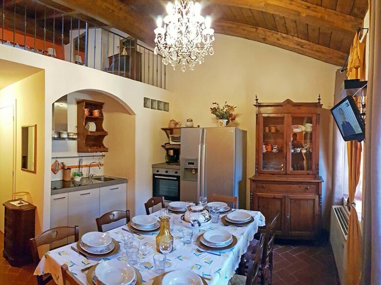 Exquisite Holiday Home In Pistoia With Swimming Pool