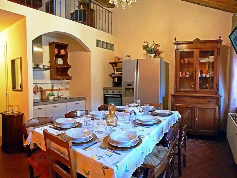 Exquisite Holiday Home In Pistoia With Swimming Pool