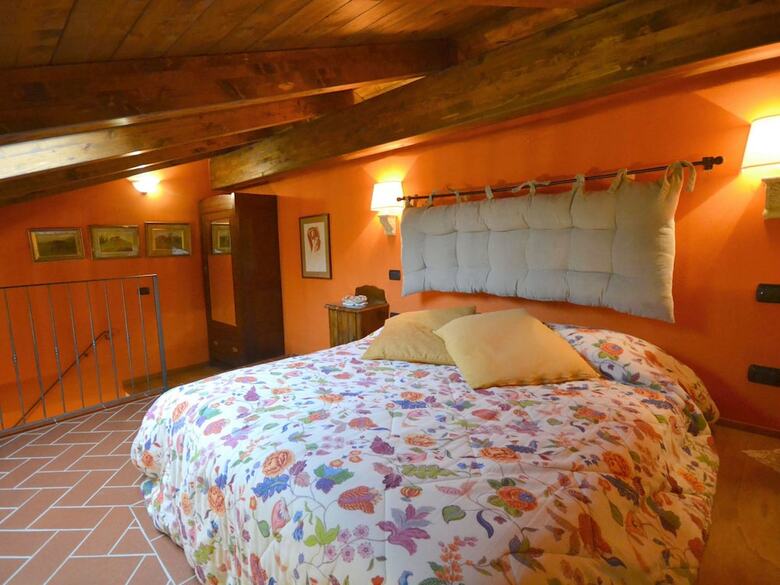 Exquisite Holiday Home In Pistoia With Swimming Pool