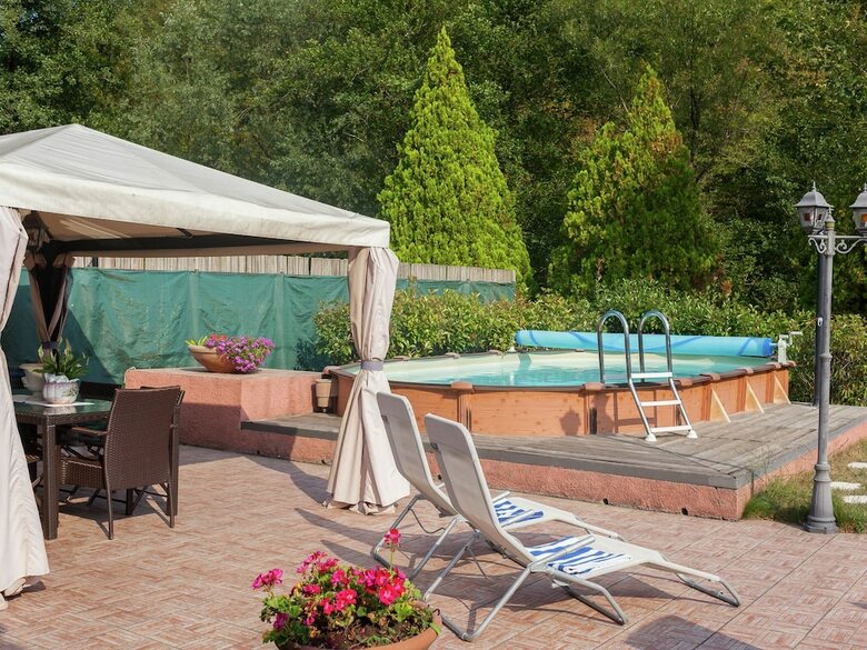 Exquisite Holiday Home In Pistoia With Swimming Pool