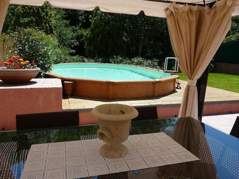 Exquisite Holiday Home In Pistoia With Swimming Pool