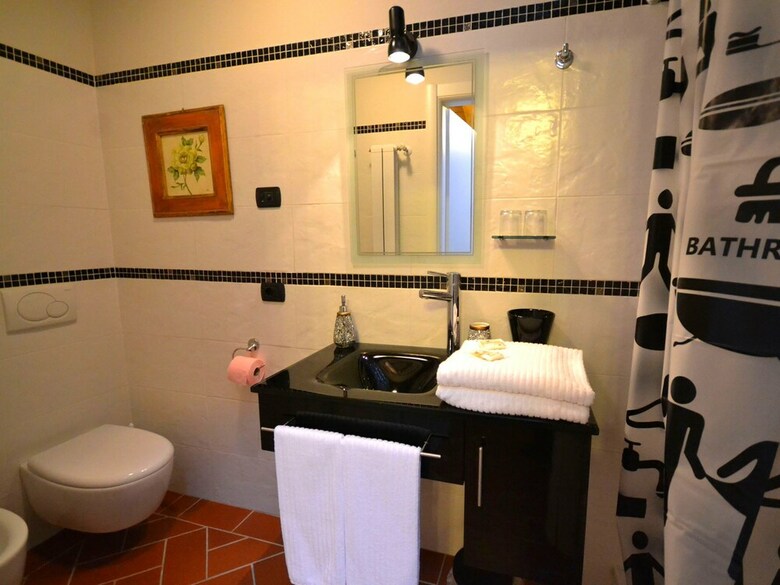 Exquisite Holiday Home In Pistoia With Swimming Pool