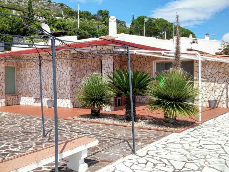 Cozy Villa In Sperlonga With Garden