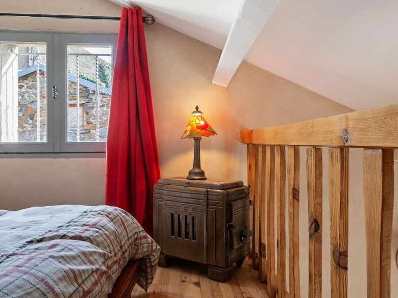 Gorgeous Holiday Home In Urbanya With Garden