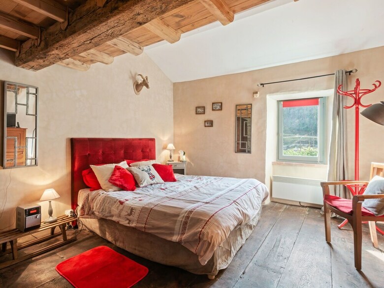 Gorgeous Holiday Home In Urbanya With Garden