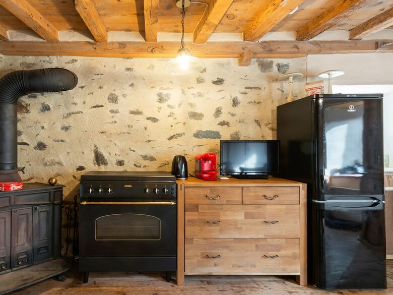 Gorgeous Holiday Home In Urbanya With Garden