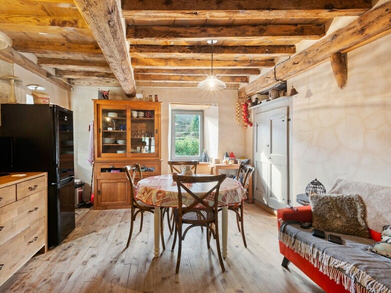 Gorgeous Holiday Home In Urbanya With Garden