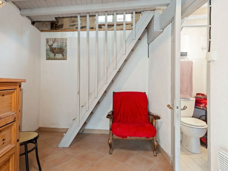 Gorgeous Holiday Home In Urbanya With Garden