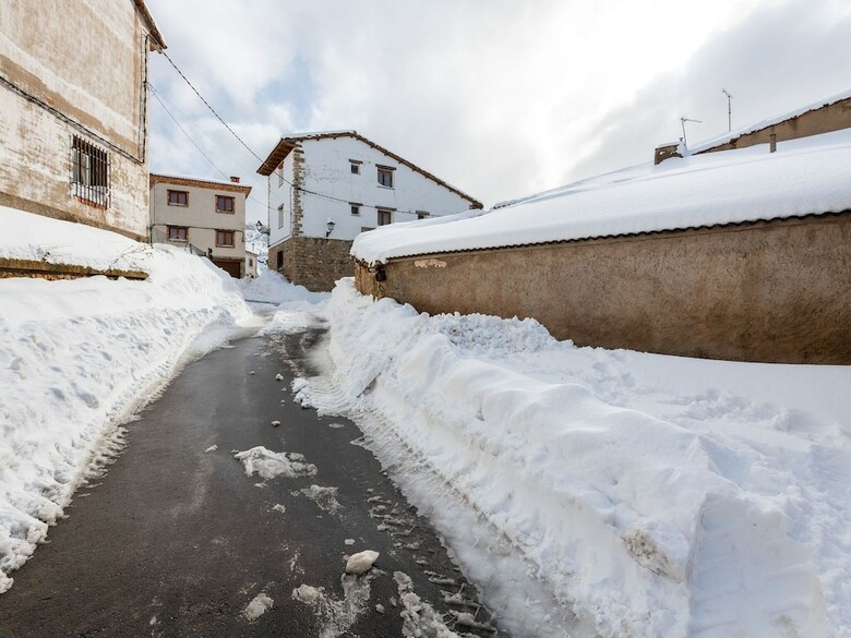 Delightful Apartment In Gudar With Fireplace
