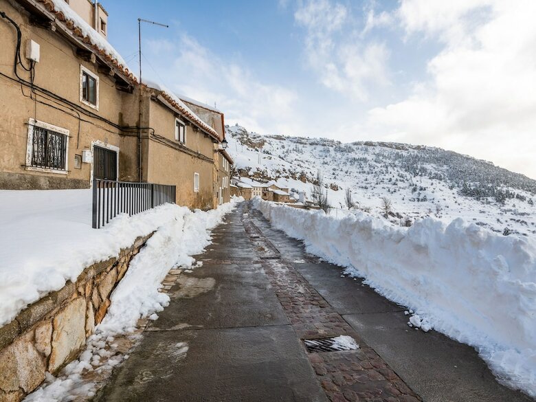 Delightful Apartment In Gudar With Fireplace