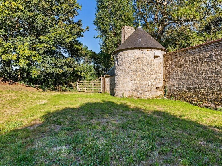 Holiday Home In Le Manoir With Jacuzzi In Summer