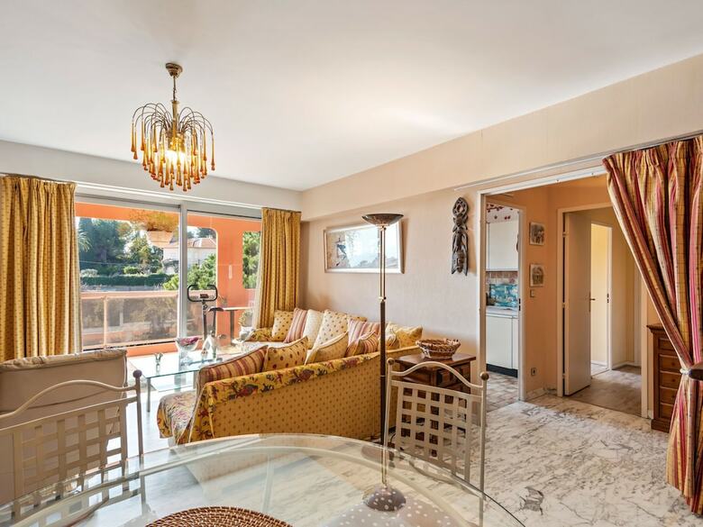 Aesthetic Apartment In Nice With Swimming Pool