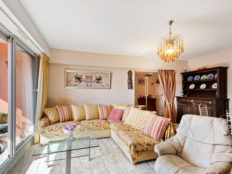 Aesthetic Apartment In Nice With Swimming Pool