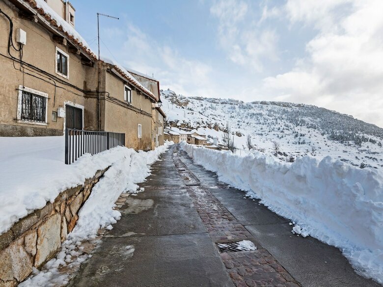 Graceful Apartment In Gudar With Heating