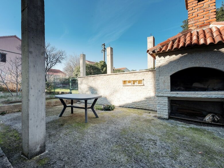 Serene Holiday Home In Pridraga With Private Garden