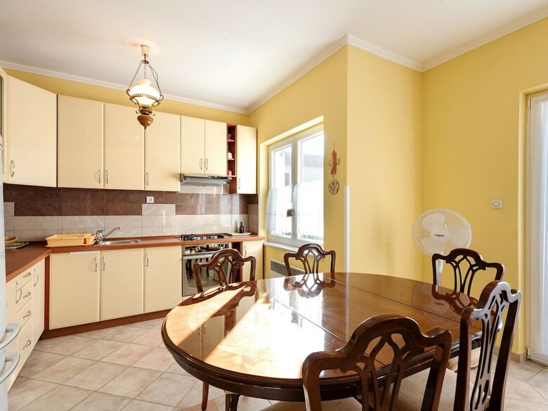Serene Holiday Home In Pridraga With Private Garden