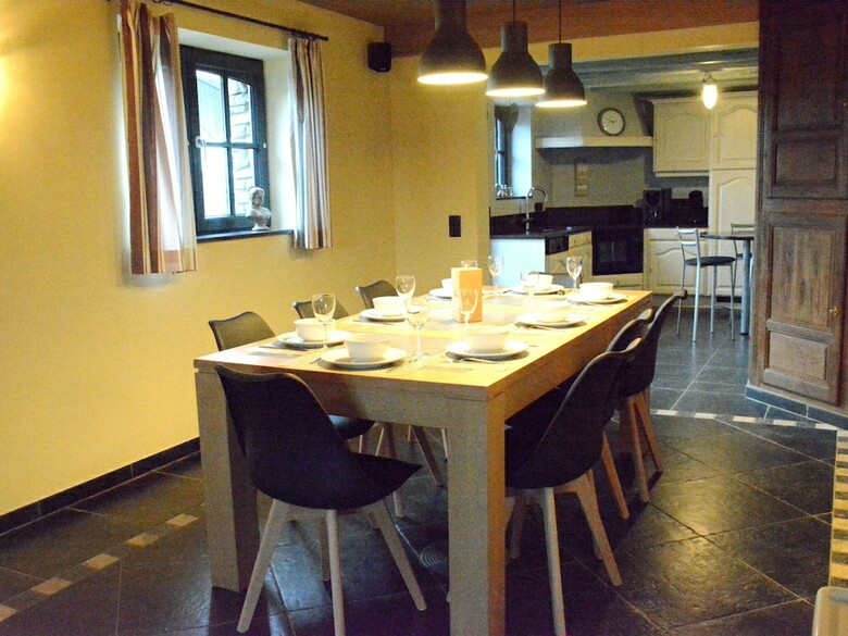Spacious Holiday Home In Nafraiture With Garden