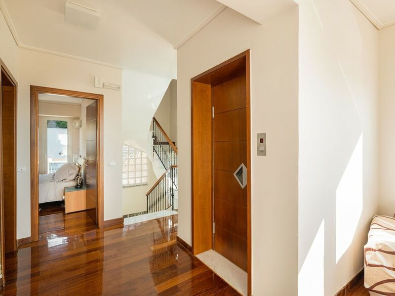 Spacious Villa In Saronida With Swimming Pool
