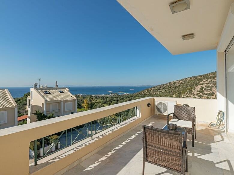 Spacious Villa In Saronida With Swimming Pool