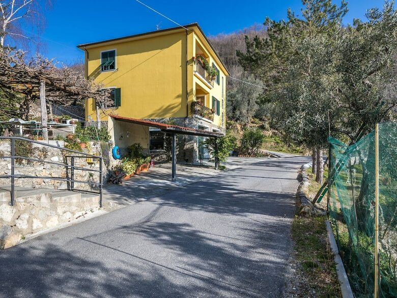 Quaint Holiday Home In Erli With Balcony