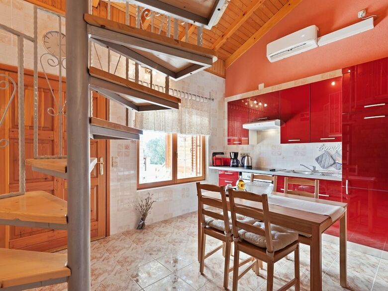 Cabana Lavish Apartment In Polaca With Swimming Pool