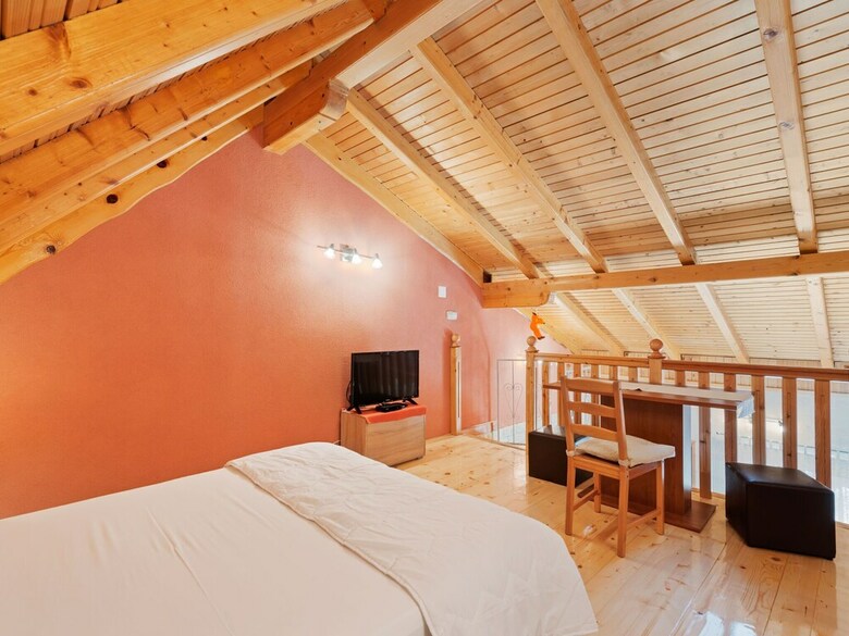 Cabana Lavish Apartment In Polaca With Swimming Pool
