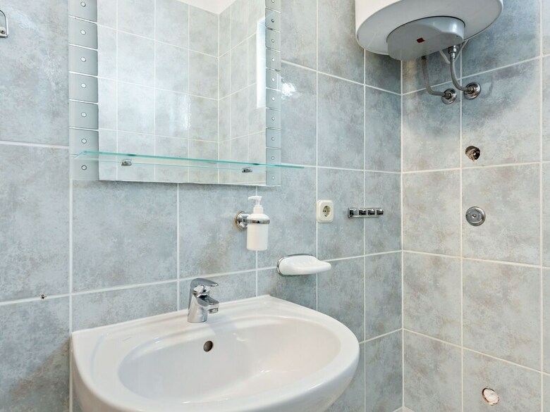 Snug Apartment In Vir With Sea Beach Nearby