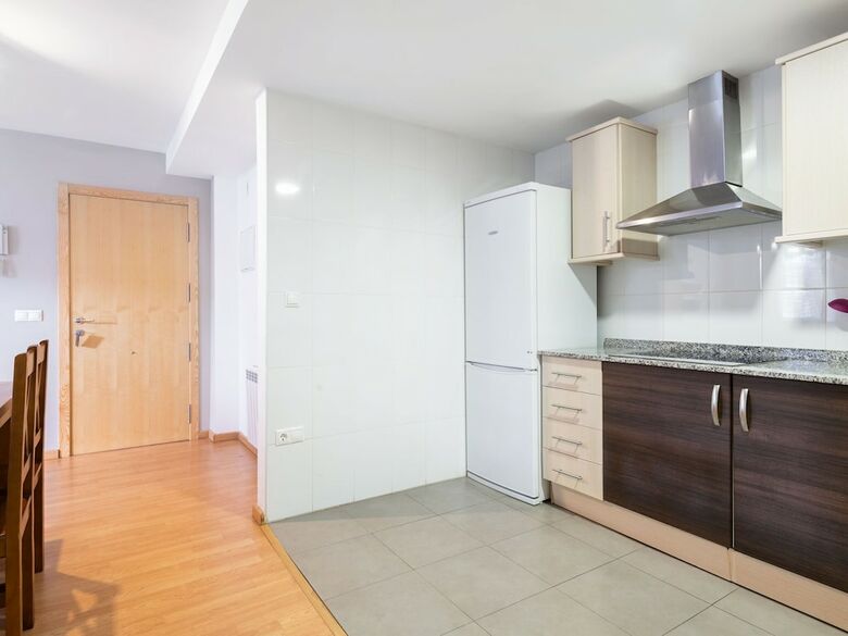 Comfy Apartment In Gudar With Heating