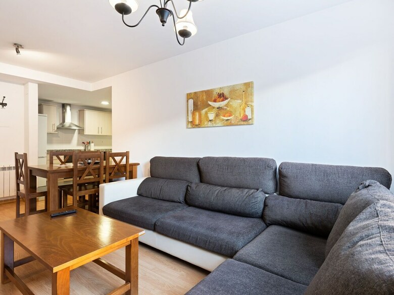 Comfy Apartment In Gudar With Heating